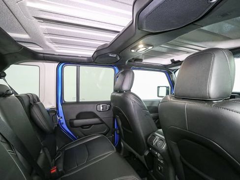 Used 2023 Jeep Wrangler Unlimited Sahara w/ Cold Weather Group AWD/4WD image 20