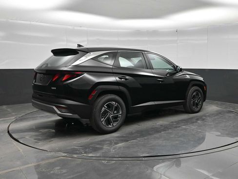 New 2026 Hyundai Tucson Blue SE FWD image 7