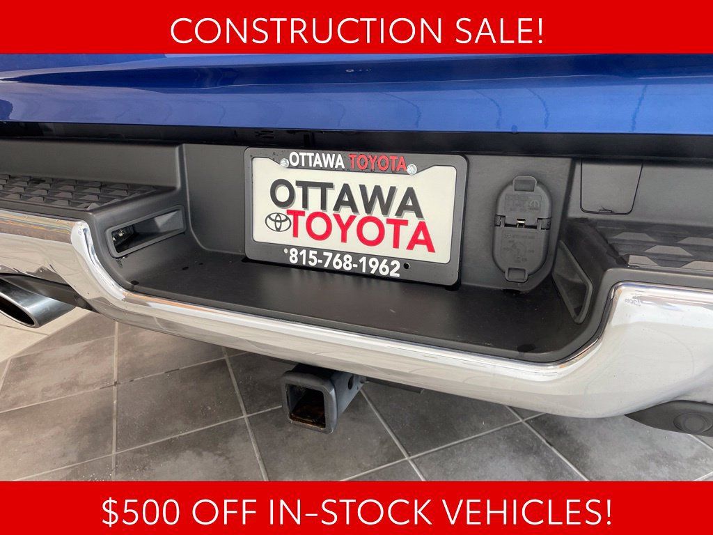 Used 2019 RAM 1500 Laramie AWD/4WD image 17