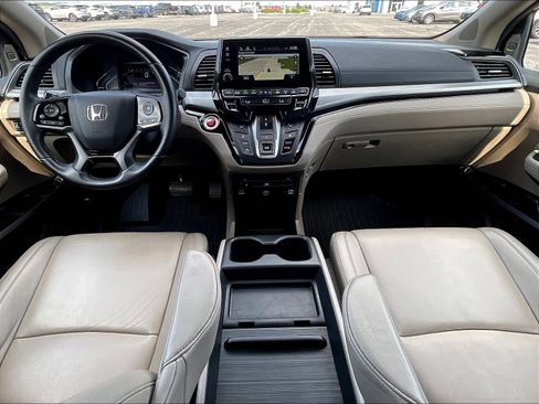 Certified 2022 Honda Odyssey Touring image 9