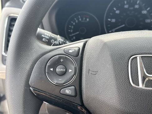 Used 2018 Honda HR-V EX image 18
