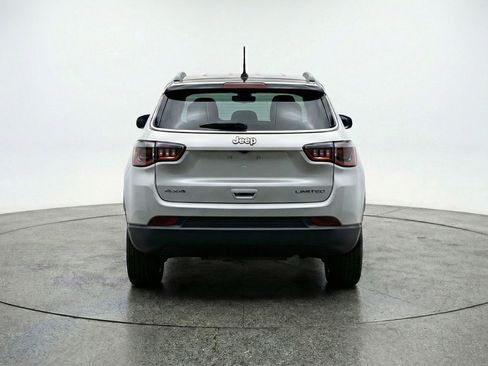 Used 2025 Jeep Compass Limited image 7