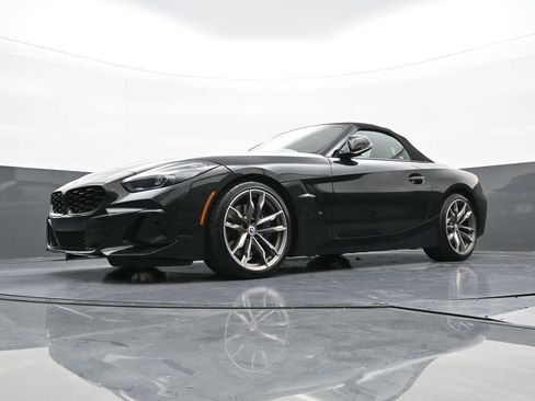 Used 2023 BMW Z4 M40i w/ Premium Package image 21