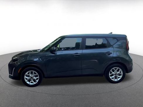 Used 2025 Kia Soul LX w/ LX Technology Package FWD image 7