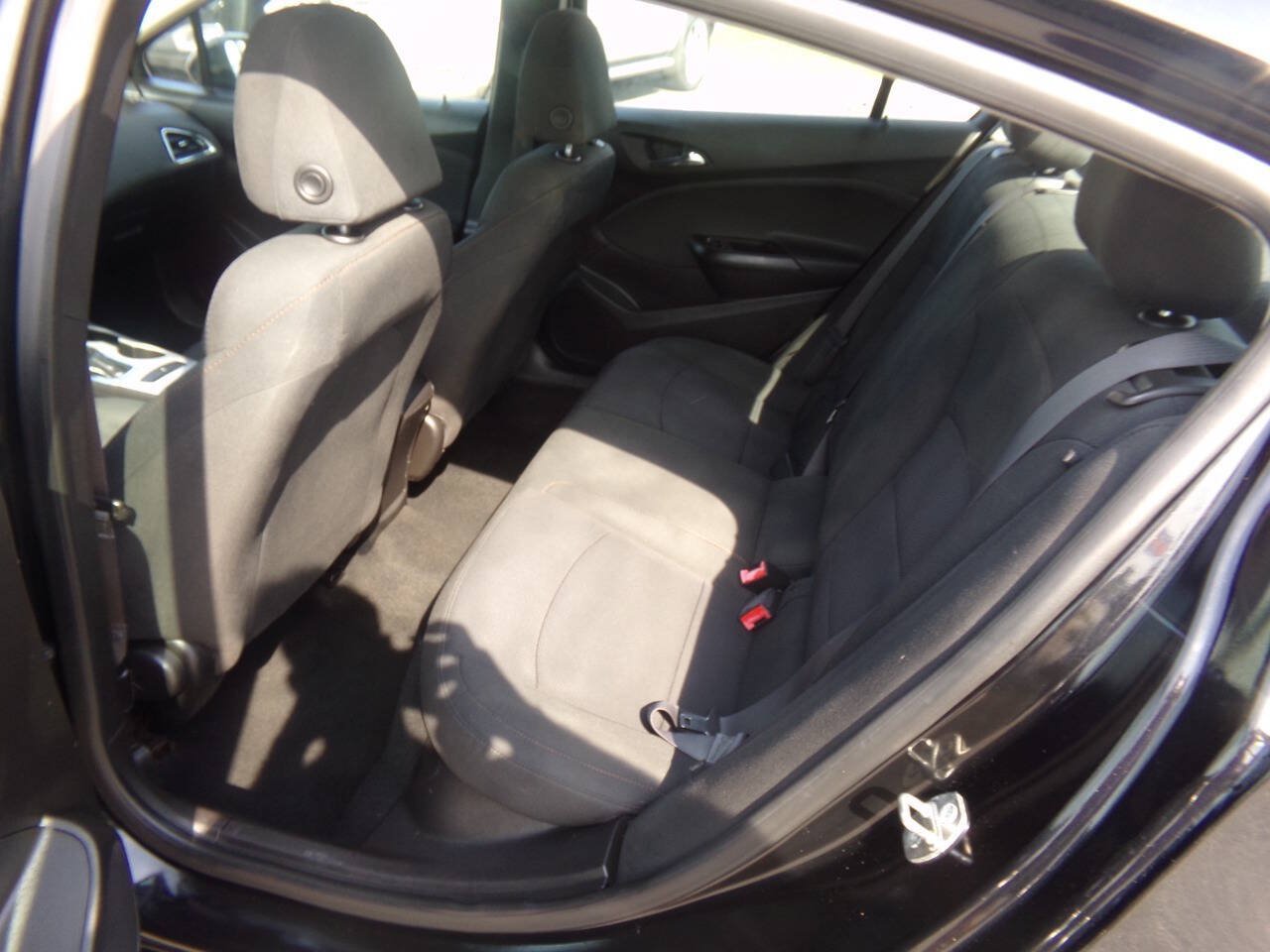 Used 2017 Chevrolet Cruze LS FWD image 12