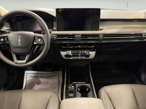 Used 2025 Lincoln Corsair FWD image 24
