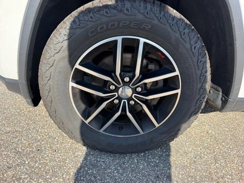 Used 2018 Jeep Grand Cherokee Trailhawk w/ Trailhawk Luxury Group AWD/4WD image 10