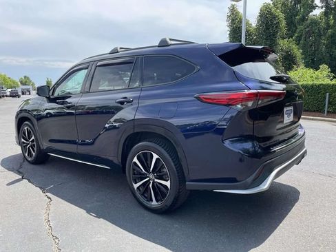Used 2022 Toyota Highlander XSE AWD/4WD image 4