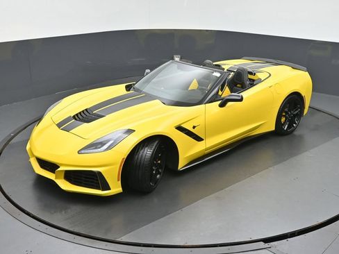 Used 2016 Chevrolet Corvette Stingray Convertible RWD image 30