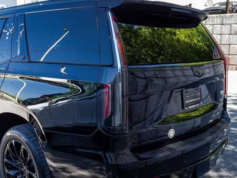 Used 2022 Cadillac Escalade Sport Platinum w/ LPO, ONYX Package AWD/4WD image 37
