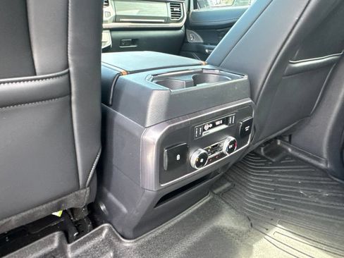 Used 2023 Ford Expedition Platinum AWD/4WD image 15