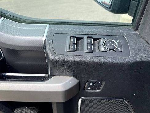 Used 2015 Ford F150 Lariat w/ Equipment Group 502A Luxury AWD/4WD image 17