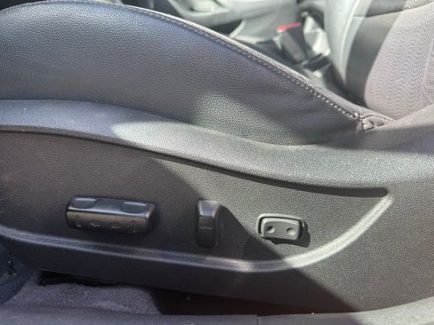 Used 2013 Hyundai Elantra Limited w/ Technology Pkg image 22