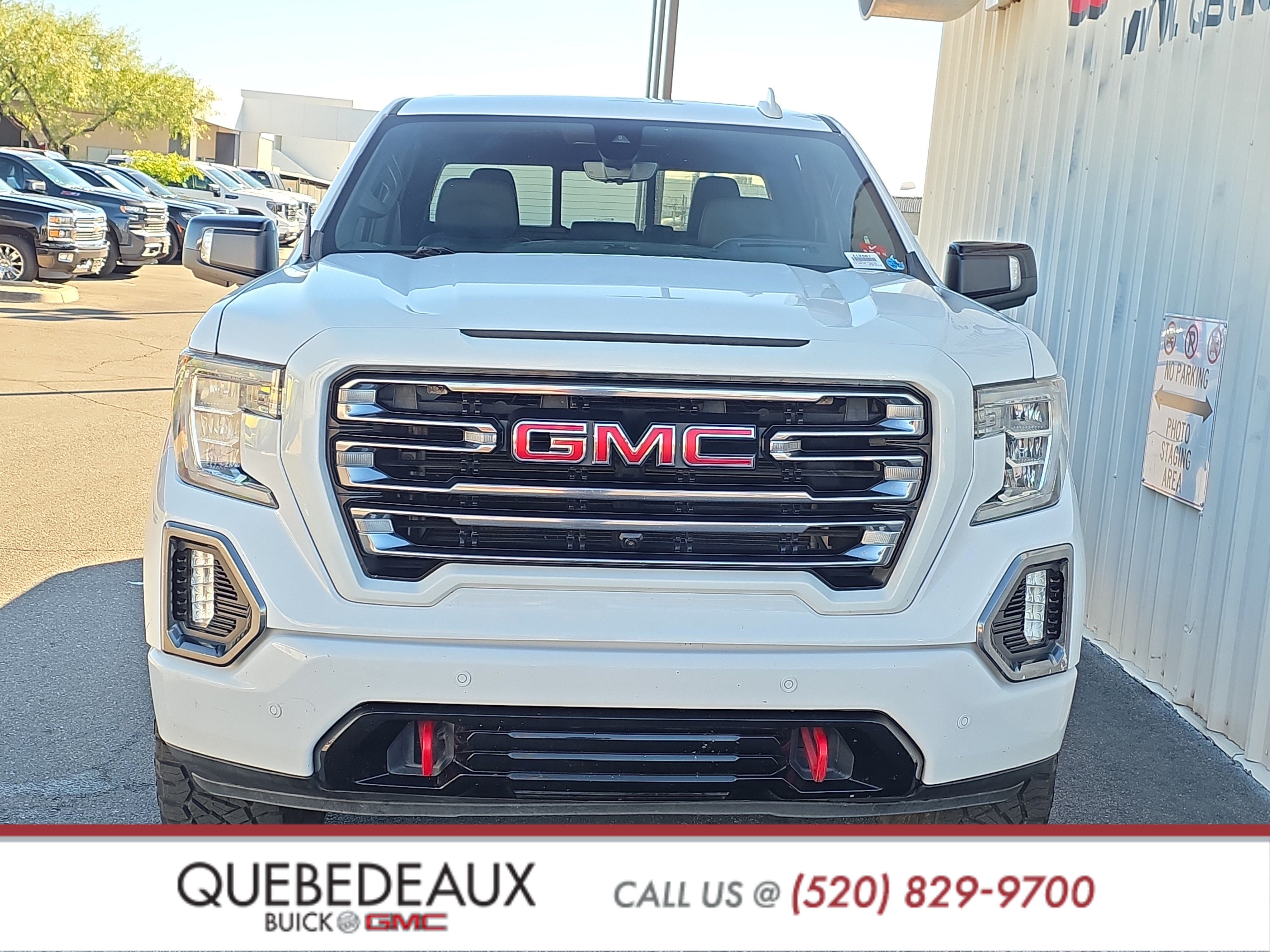 Used 2020 GMC Sierra 1500 AT4 w/ Technology Package AWD/4WD image 2