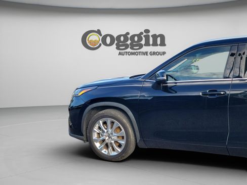 Used 2020 Toyota Highlander Limited FWD image 8