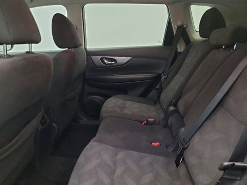 Used 2016 Nissan Rogue SV FWD image 18