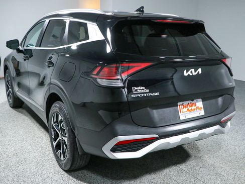 Used 2024 Kia Sportage EX AWD/4WD image 9