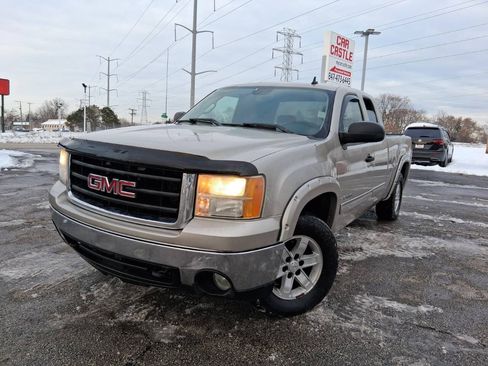 Used 2007 GMC Sierra 1500 SLE w/ SLE1 Preferred Package AWD/4WD image 1