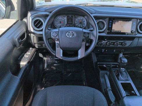 Used 2017 Toyota Tacoma TRD Off-Road w/ Tow Package (A/T) AWD/4WD image 16
