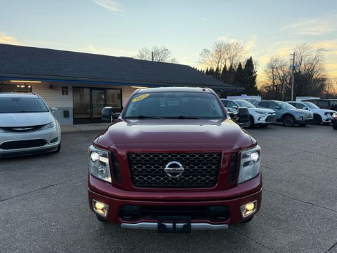 Used 2017 Nissan Titan PRO-4X image 2