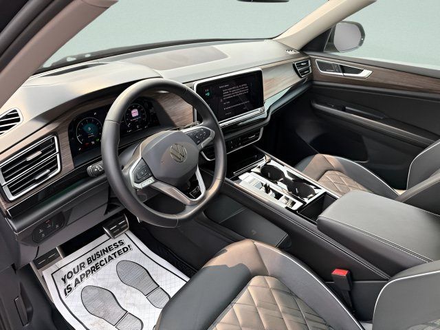 Certified 2026 Volkswagen Atlas SEL Premium R-Line AWD/4WD image 4