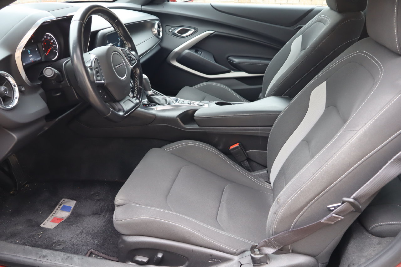 Used 2016 Chevrolet Camaro LT RWD image 15