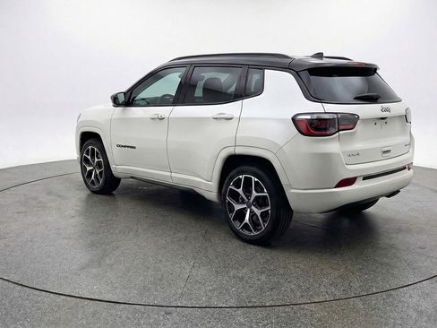 Used 2025 Jeep Compass Limited AWD/4WD image 6