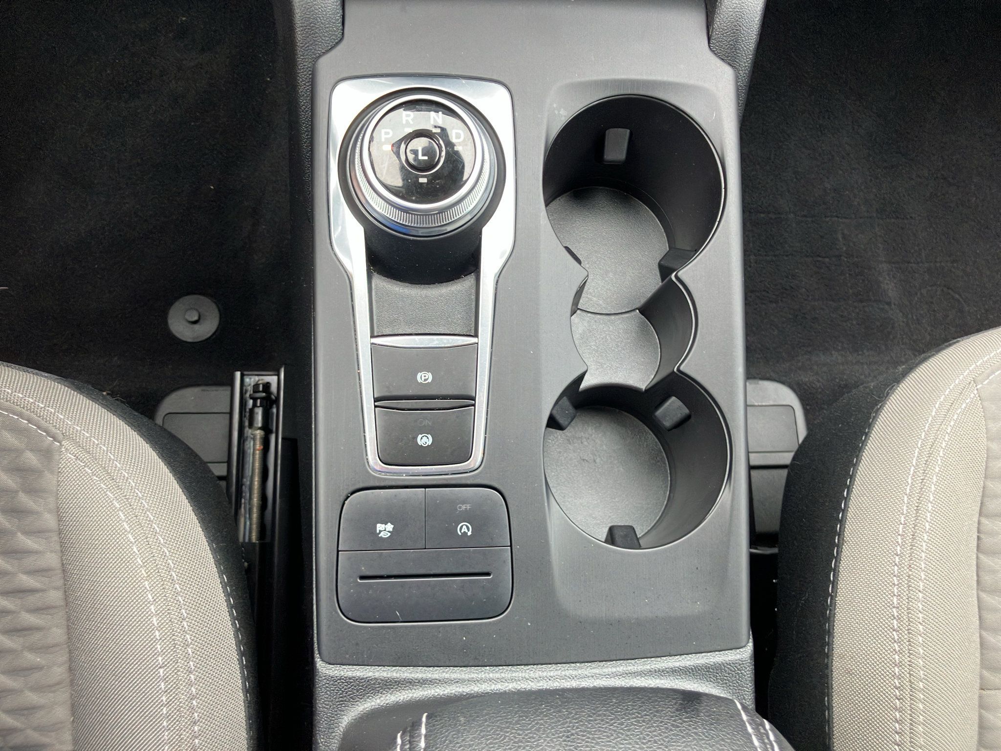 Used 2022 Ford Escape SE w/ SE Sport Appearance Package FWD image 21