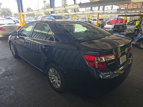 Used 2014 Toyota Camry LE FWD image 6