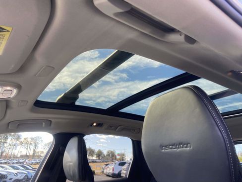 Used 2019 Volvo XC60 T8 Inscription w/ Advanced Package image 19