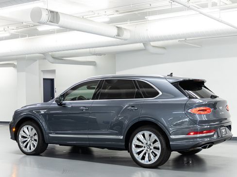 Used 2023 Bentley Bentayga AWD/4WD image 5