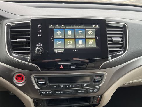 Used 2021 Honda Pilot EX image 24