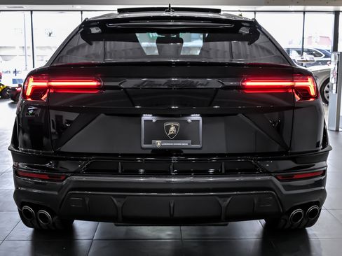 Used 2023 Lamborghini Urus Performante image 11