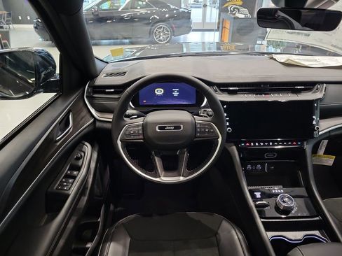New 2026 Jeep Grand Cherokee Altitude AWD/4WD image 24