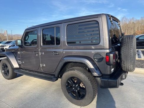 Used 2022 Jeep Wrangler Unlimited Sahara w/ Cold Weather Group image 8