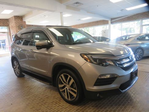Used 2017 Honda Pilot Touring image 64
