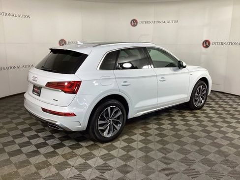 Used 2023 Audi Q5 2.0T Premium w/ Convenience Package image 4