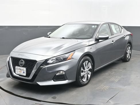 Used 2022 Nissan Altima 2.5 S image 3