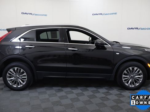 Used 2024 Cadillac XT4 Premium Luxury image 4