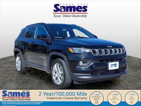 Used 2024 Jeep Compass Latitude image 1