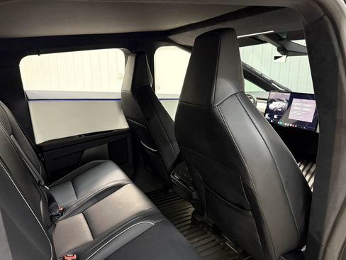 Used 2024 Tesla Cybertruck AWD Crew Cab image 18