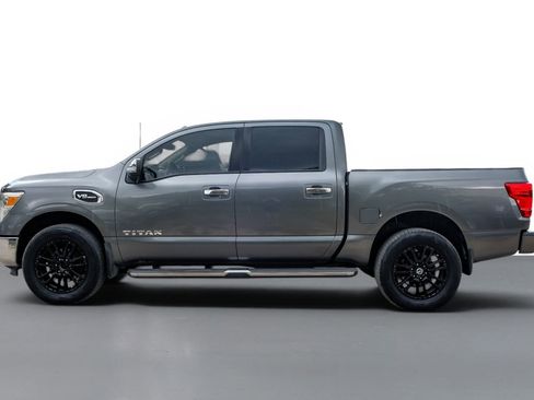 Used 2017 Nissan Titan SL AWD/4WD image 9