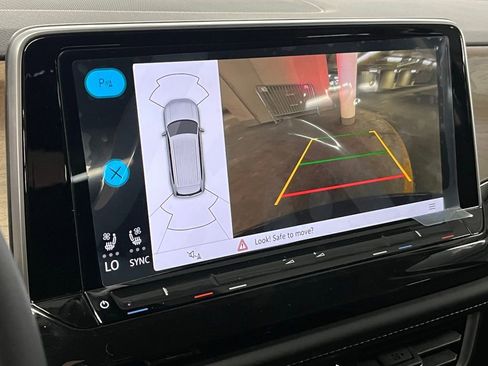 New 2025 Volkswagen Atlas SE image 29