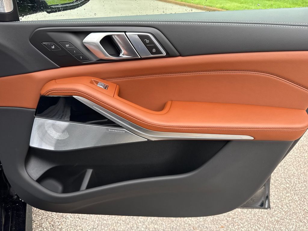New 2026 BMW ALPINA XB7 AWD/4WD image 29