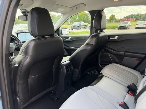 Used 2026 Ford Escape SE w/ PHEV Premium Package FWD image 31