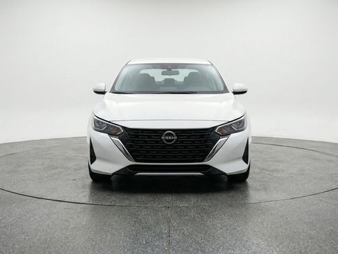 Used 2025 Nissan Sentra SV image 2