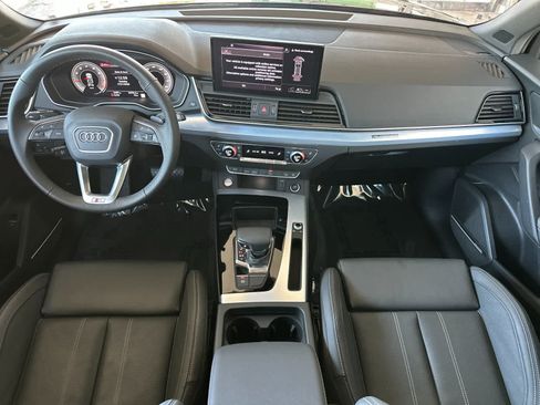 Used 2025 Audi Q5 2.0T Premium Plus w/ Premium Plus Package AWD/4WD image 3