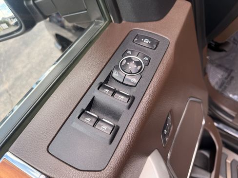 Used 2017 Ford F350 King Ranch w/ FX4 Off-Road Package image 32