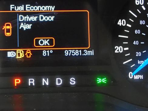 Used 2019 Ford Edge SE image 26