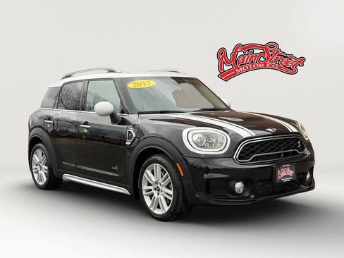 Used 2017 MINI Cooper Countryman S image 1